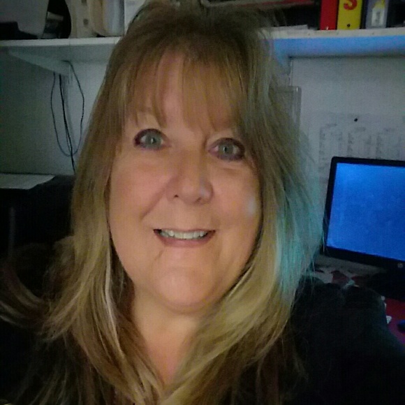 Meet your Posher, Lisa - Picture 1 of 1